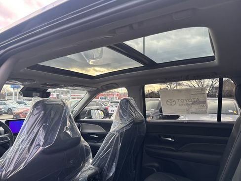 New 2026 Toyota Grand Highlander Limited image 15