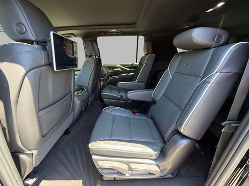 Used 2024 Cadillac Escalade ESV Sport AWD/4WD image 20