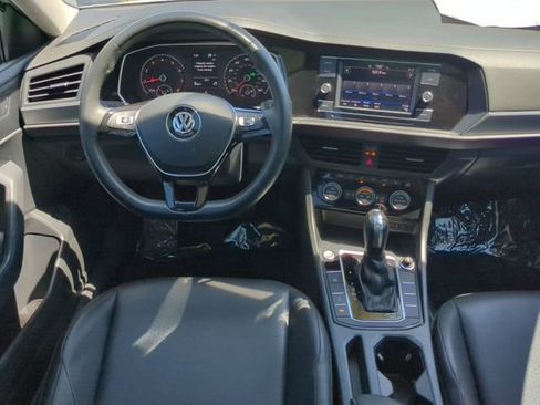 Used 2020 Volkswagen Jetta SE w/ SE Cold Weather Package image 12