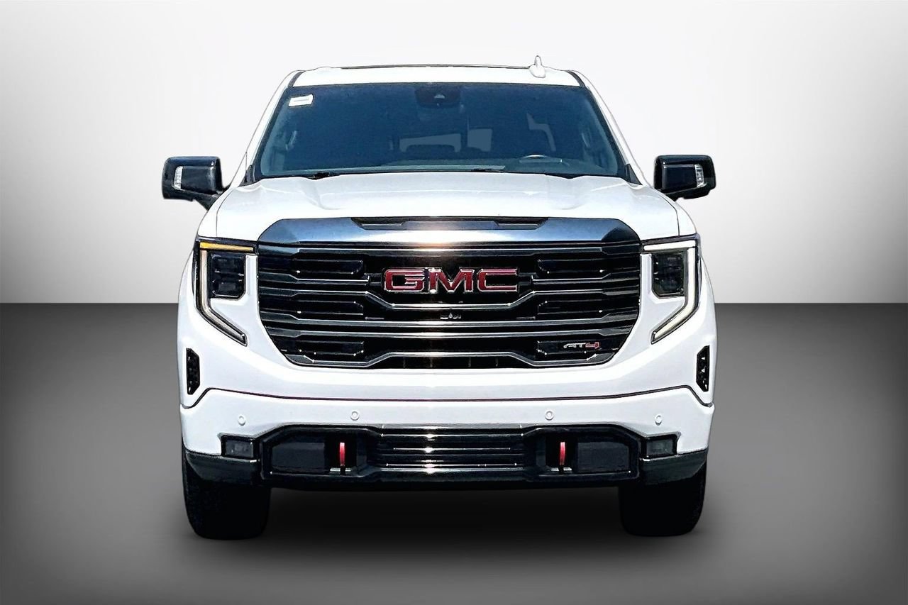 Used 2023 GMC Sierra 1500 AT4 w/ Technology Package AWD/4WD image 3