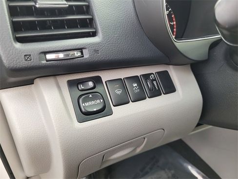 Used 2013 Toyota Highlander Plus image 13