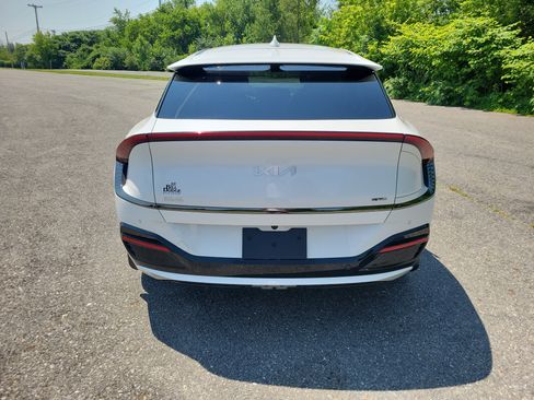 Used 2022 Kia EV6 GT-Line w/ GT-Line Suede Seat Package AWD/4WD image 6