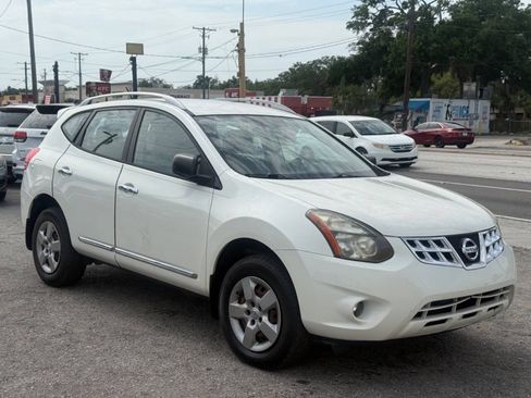 Used 2015 Nissan Rogue S w/ Convenience Package AWD/4WD image 3