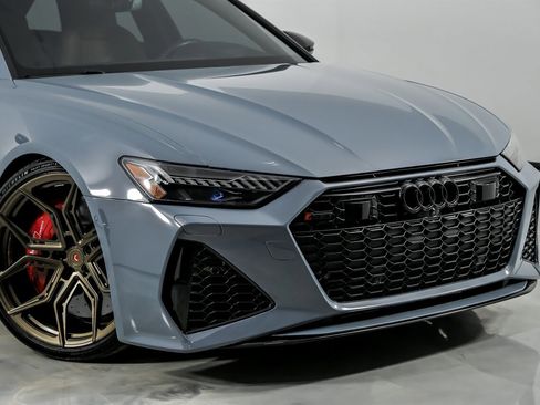 Used 2022 Audi RS 6 w/ Executive Package image 3