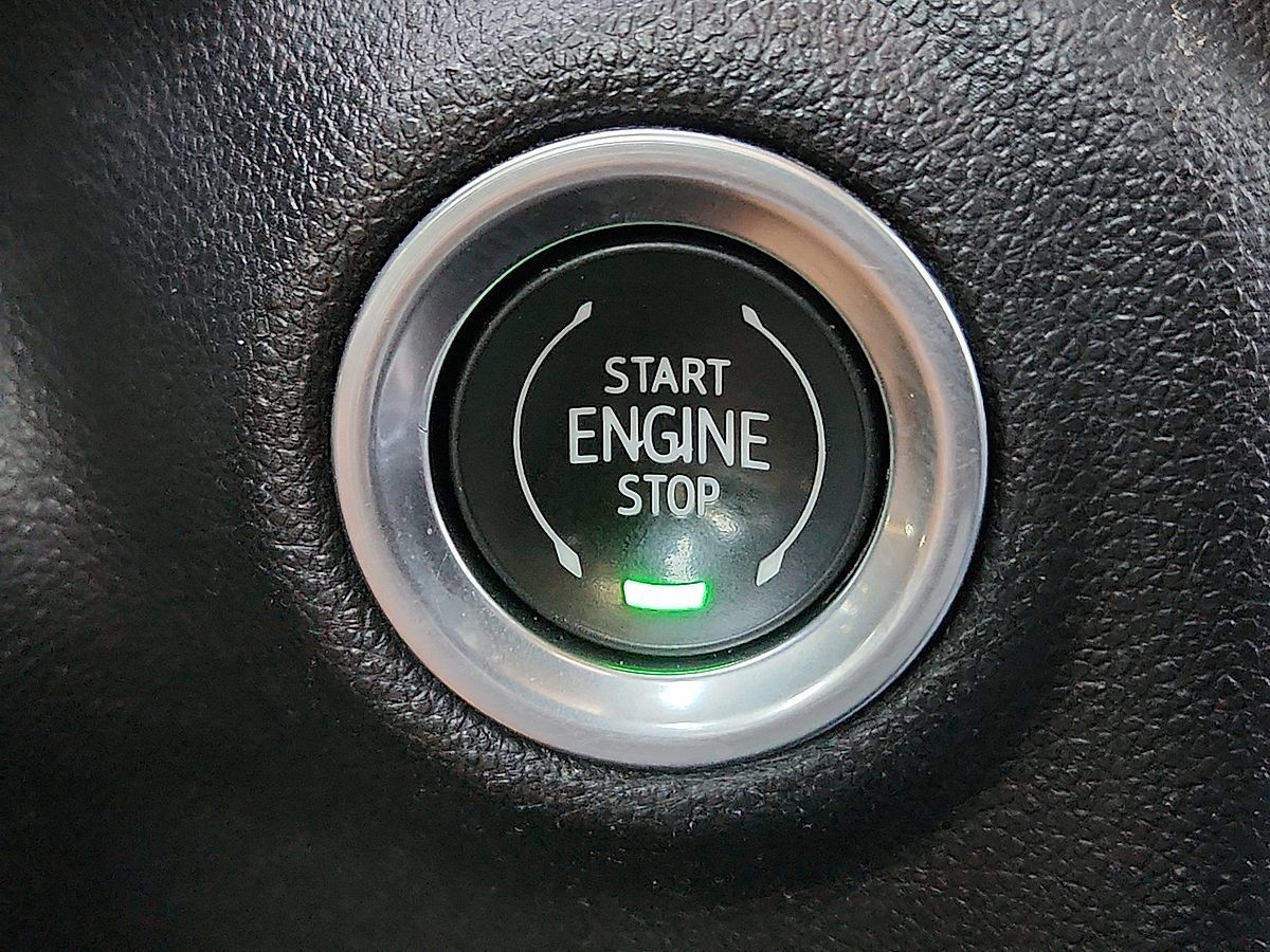 Used 2022 Chevrolet Silverado 1500 RST w/ Safety Package AWD/4WD image 9