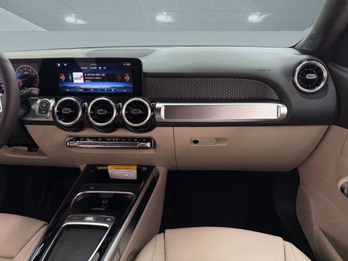 New 2026 Mercedes-Benz GLB 250 image 25