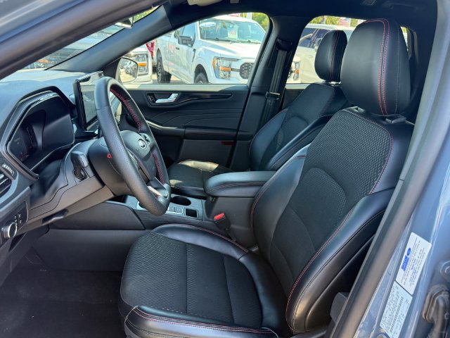 Certified 2024 Ford Escape ST-Line w/ Tech Pack #1 AWD/4WD image 6