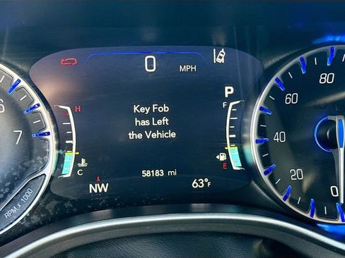 Used 2024 Chrysler Pacifica Touring-L image 14