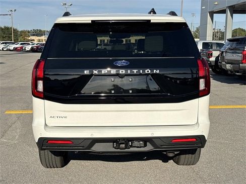 New 2025 Ford Expedition Active image 6