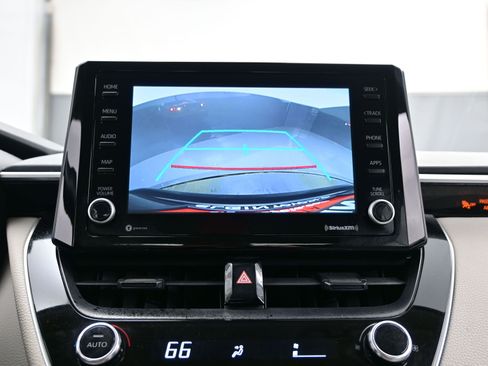 Used 2022 Toyota Corolla LE image 17