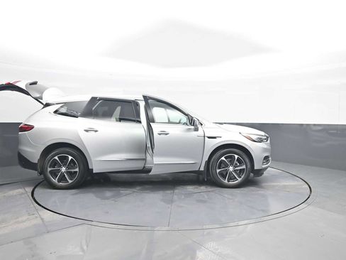 Used 2021 Buick Enclave Essence w/ Sport Touring Edition image 9