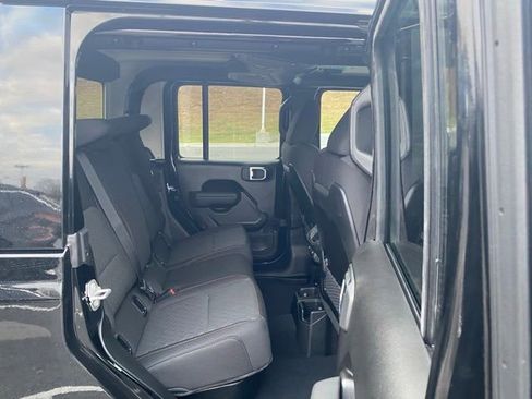 New 2026 Jeep Gladiator Mojave w/ Safety Group image 29