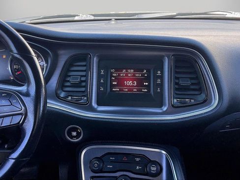 Used 2017 Dodge Challenger SXT image 13