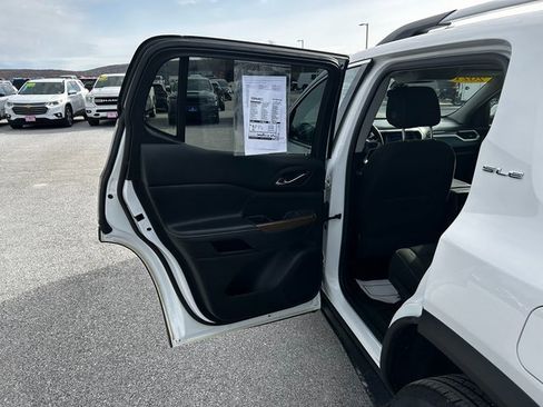 Used 2021 GMC Acadia SLE image 34