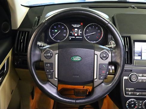 Used 2013 Land Rover LR2 HSE AWD/4WD image 11