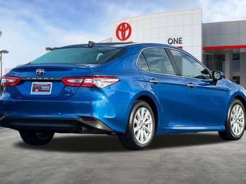 Used 2020 Toyota Camry LE image 4