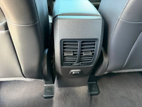 Used 2018 Ford Escape SE w/ SE Sport Appearance Package FWD image 34