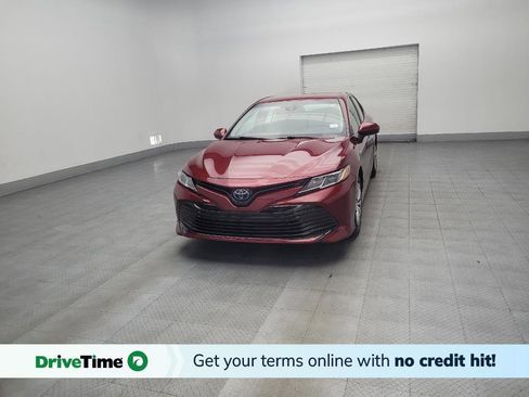 Used 2018 Toyota Camry LE image 1