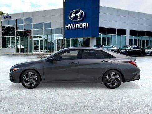 New 2026 Hyundai Elantra SEL Sport Premium FWD image 3