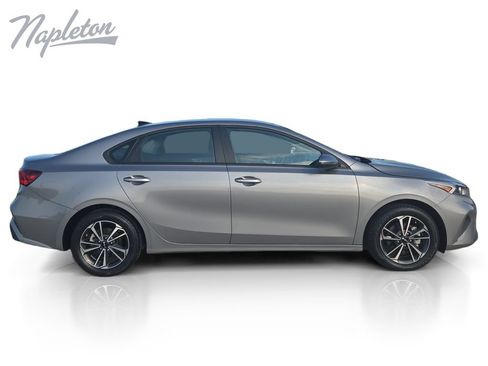 Used 2023 Kia Forte LXS w/ LXS Technology Package FWD image 7