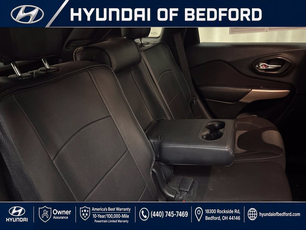 Used 2018 Jeep Cherokee Latitude AWD/4WD image 24