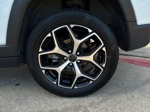 Used 2025 Jeep Compass Limited AWD/4WD image 9