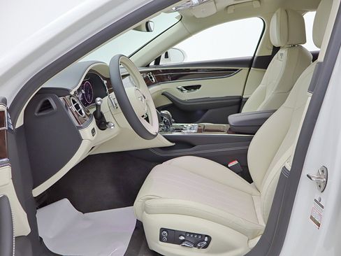 Used 2024 Bentley Flying Spur S V8 image 50