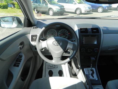 Used 2010 Toyota Corolla LE FWD image 15