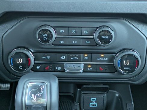 New 2025 Ford Bronco Outer Banks image 21