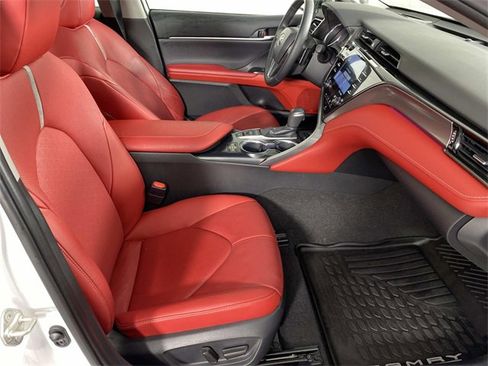 Used 2020 Toyota Camry XSE image 11