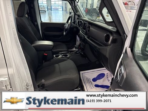 Used 2021 Jeep Wrangler Unlimited Sport w/ Technology Group image 13