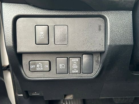 Used 2023 Toyota Tacoma TRD Off-Road AWD/4WD image 13