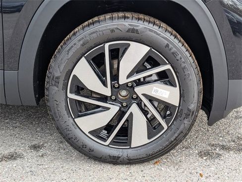 New 2026 Volkswagen Atlas SE image 11