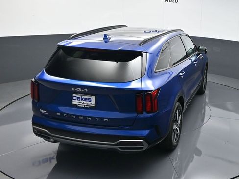 Certified 2022 Kia Sorento EX w/ Panoramic Sunroof Package image 56