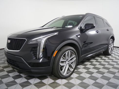 Used 2020 Cadillac XT4 Sport w/ Cold Weather Package image 7