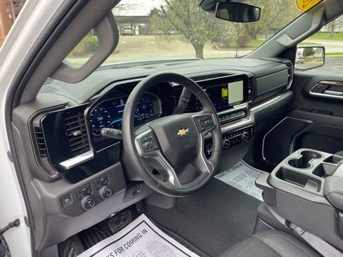 Used 2024 Chevrolet Silverado 1500 LT image 12