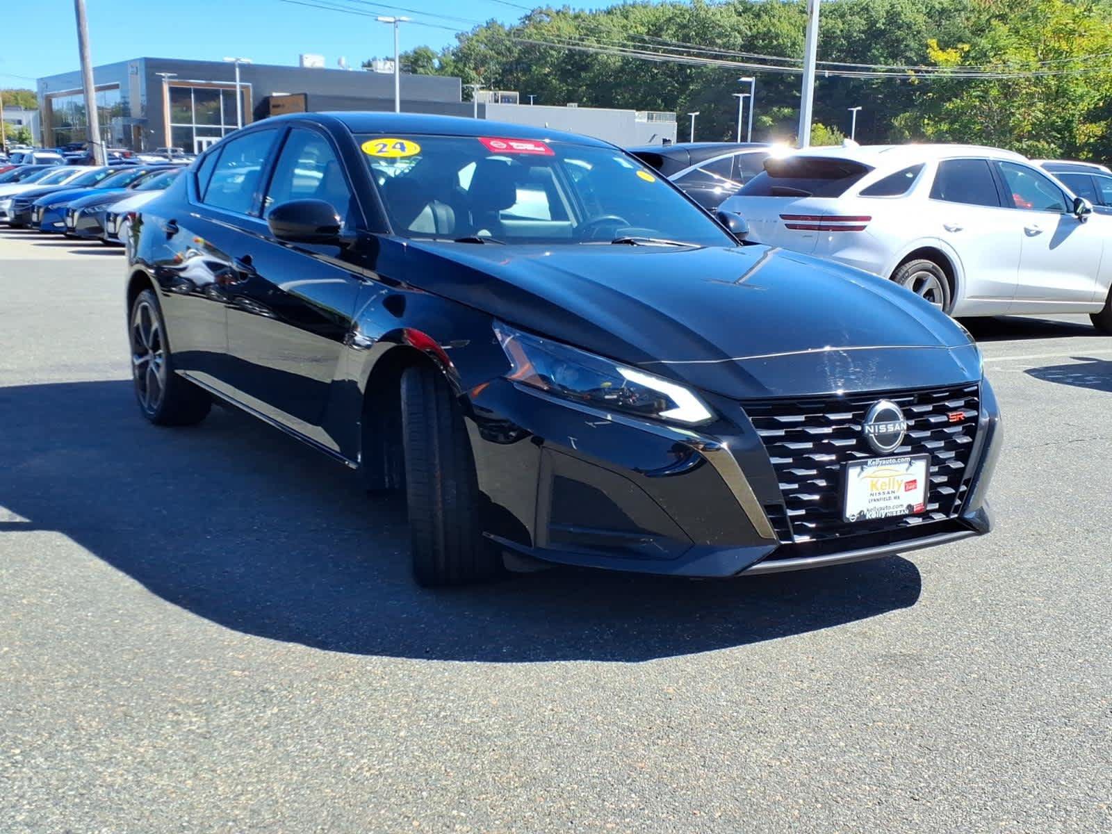Certified 2024 Nissan Altima 2.5 SR w/ SR Premium Package AWD/4WD image 3