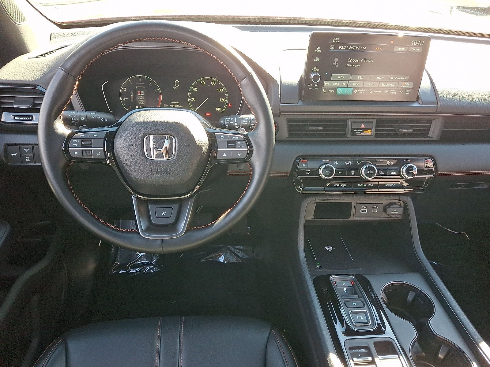 Used 2025 Honda Pilot TrailSport image 10