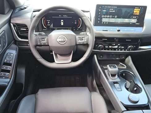 Used 2025 Nissan Rogue SL w/ SL Premium Package AWD/4WD image 7