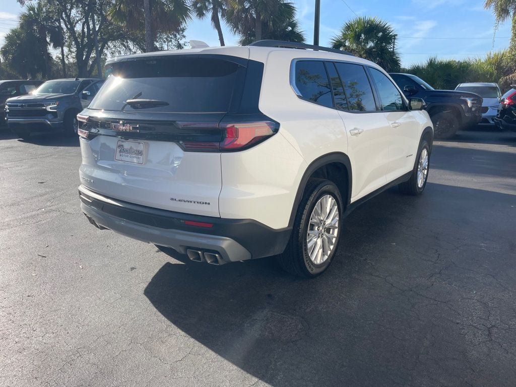 Used 2026 GMC Acadia Elevation w/ Elevation Premium Package FWD image 6