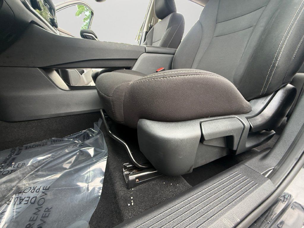Used 2023 Nissan Rogue S AWD/4WD image 24