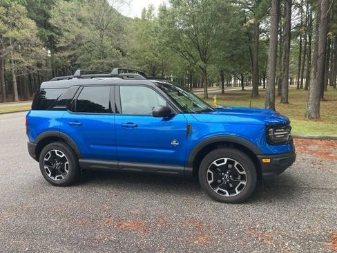 Used 2022 Ford Bronco Sport Outer Banks w/ Tech Package image 2