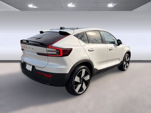Certified 2023 Volvo C40 P8 Recharge Ultimate image 9