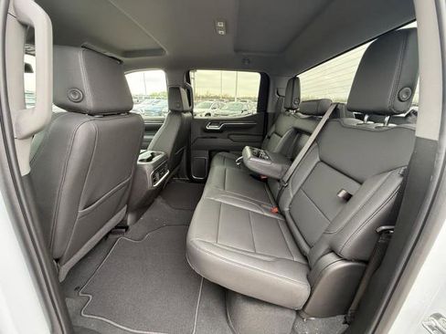 New 2026 GMC Sierra 1500 SLT image 27