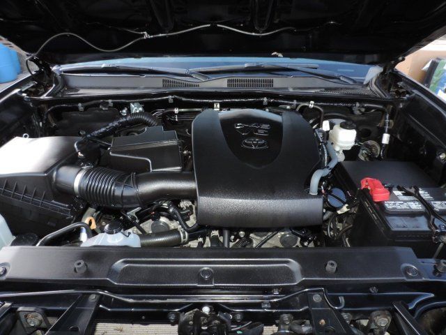 Used 2023 Toyota Tacoma SR5 AWD/4WD image 29