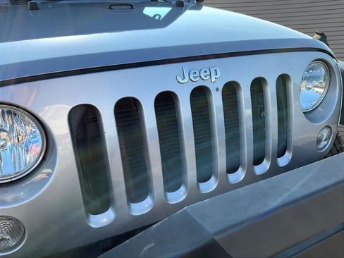 Used 2017 Jeep Wrangler Unlimited Sport AWD/4WD image 25