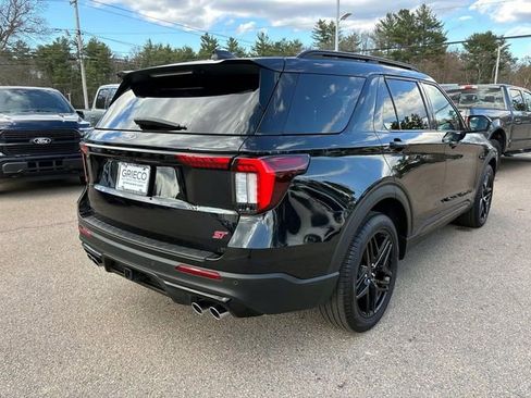 Used 2025 Ford Explorer ST AWD/4WD image 3