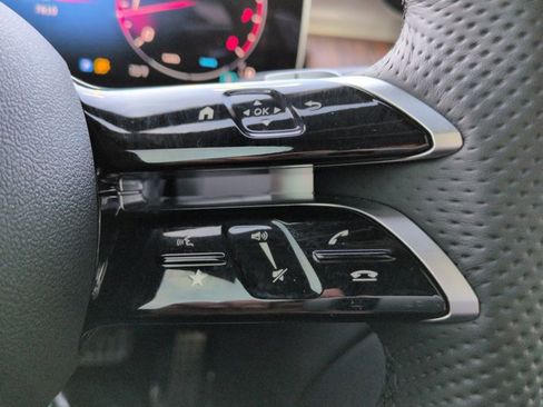 Certified 2025 Mercedes-Benz GLC 300 4MATIC image 27