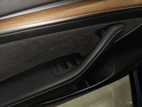 Used 2023 Tesla Model 3 Standard Range image 29