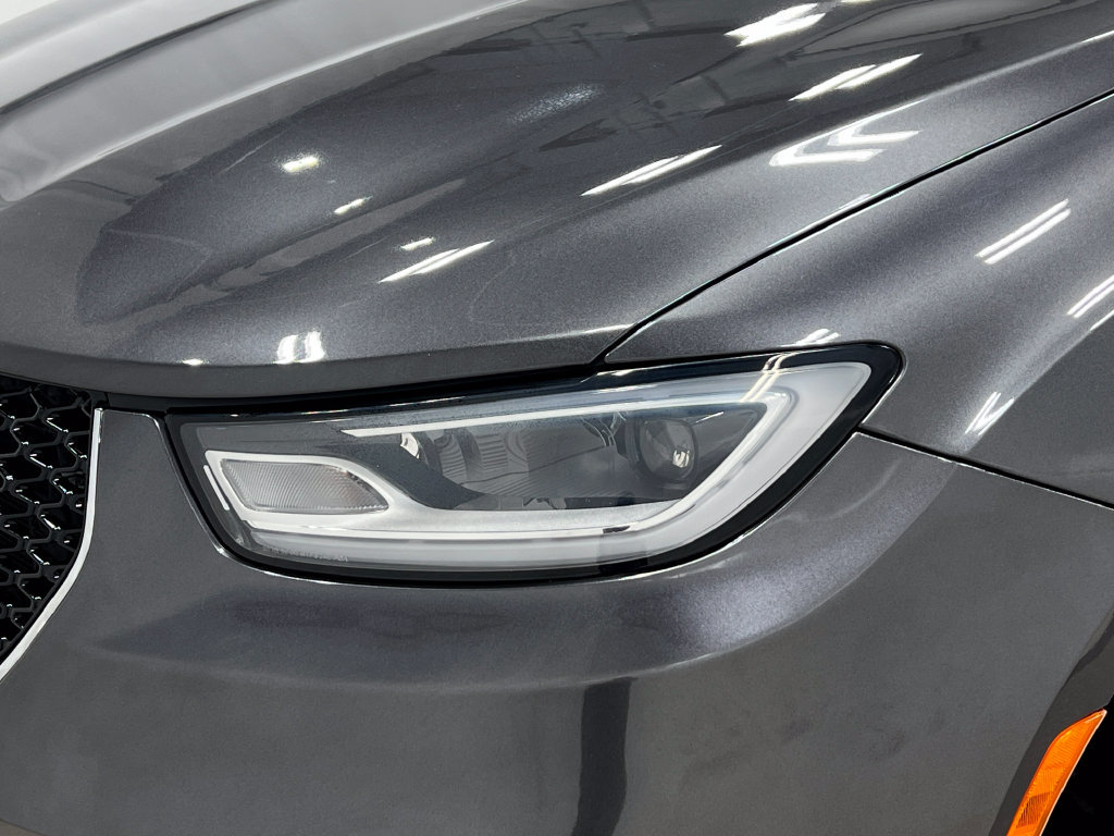 Used 2021 Chrysler Pacifica Limited FWD image 40